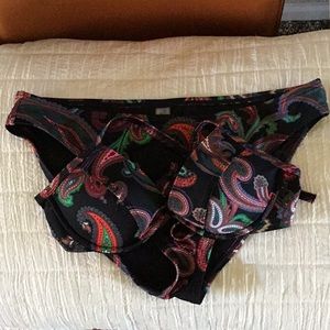 Victoria’s Secret bikini, size 34B/M